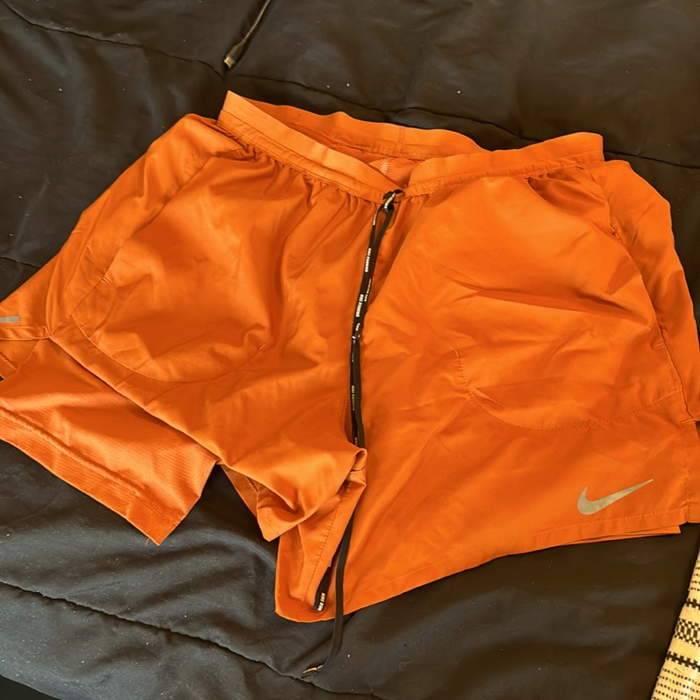 Men’s Nike lined running shorts